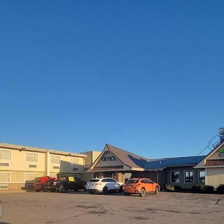 Days Inn By Wyndham West Branch Iowa City Area Zewnętrze zdjęcie