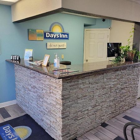 Days Inn By Wyndham West Branch Iowa City Area Zewnętrze zdjęcie