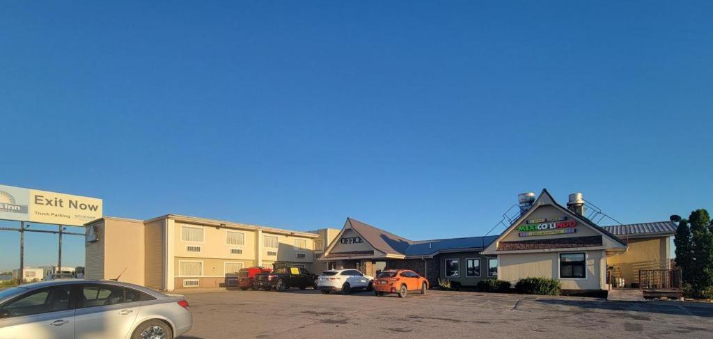 Days Inn By Wyndham West Branch Iowa City Area Zewnętrze zdjęcie