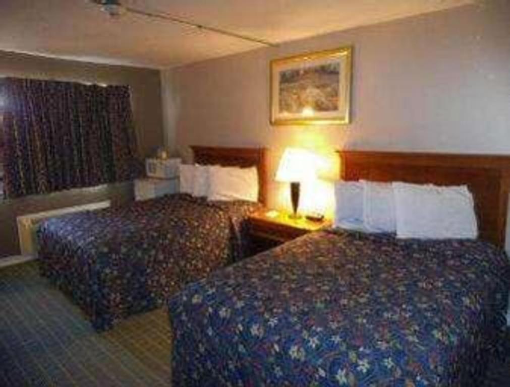 Days Inn By Wyndham West Branch Iowa City Area Zewnętrze zdjęcie