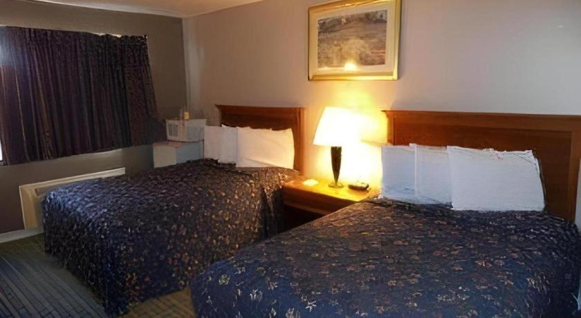 Days Inn By Wyndham West Branch Iowa City Area Zewnętrze zdjęcie